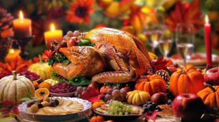 Harvest Happiness: Thanksgiving Desktop Delight