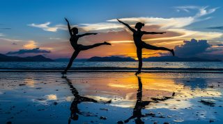 Gymnastics On The Beach: Free HD Wallpaper Images