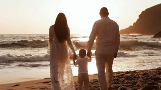 Download 4k Sunset Beach Family Photoshoot Desktop Wallpaper