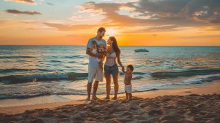 Ultra HD Pictures: Beach Sunset Family Fun