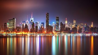 16:9 Free Wallpaper Featuring NYC Skyline at Night