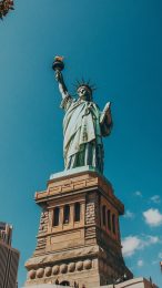 Stunning HD Statue of Liberty iPhone Wallpaper for Free