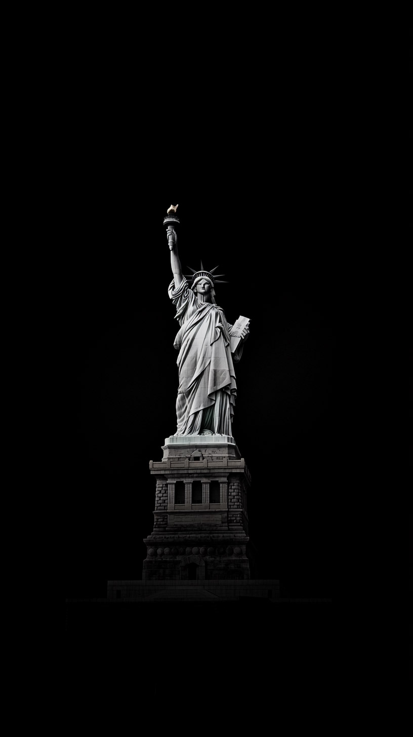 Free Mobile Wallpaper: Statue of Liberty in Monochrome